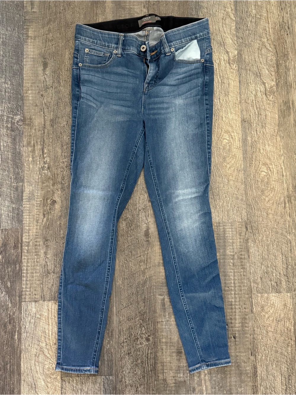 torrid Women's Skinny Jeans in Faded Blue Wash